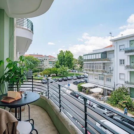 Ayet - 3 Bedrooms With Balcony In Alvalade Apartment