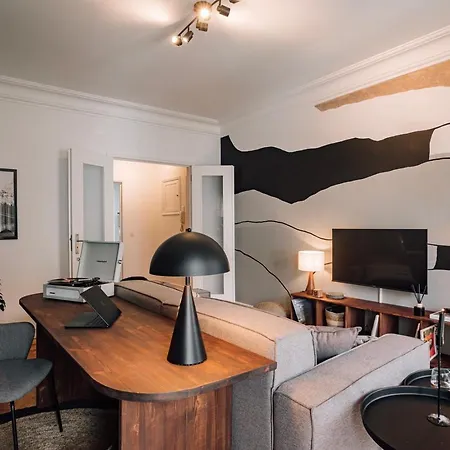 Ayet - 3 Bedrooms With Balcony In Alvalade Lisbon