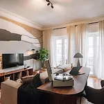 Ayet - 3 Bedrooms With Balcony In Alvalade *