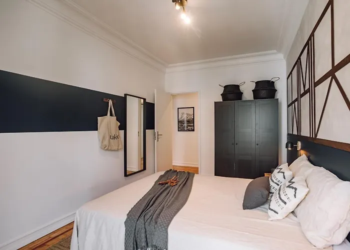 Ayet - 3 Bedrooms With Balcony In Alvalade * 리스본