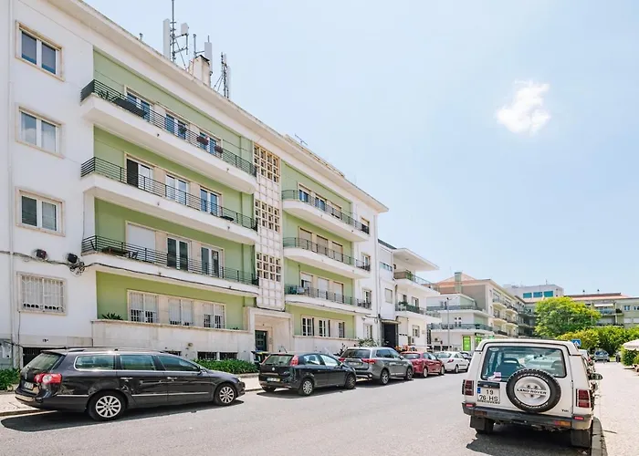 아파트 Ayet - 3 Bedrooms With Balcony In Alvalade 리스본