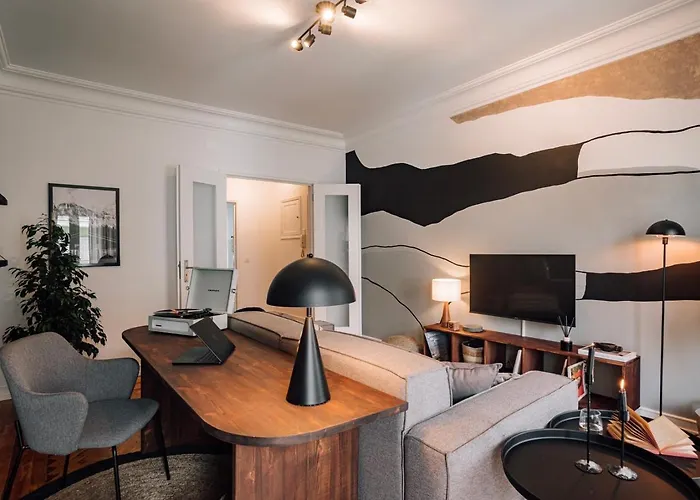 Ayet - 3 Bedrooms With Balcony In Alvalade 리스본